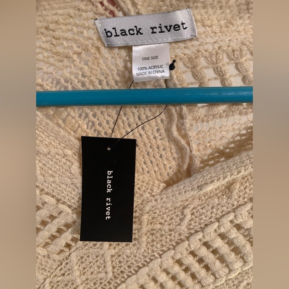 Black River knit cream colored poncho One Size NWT - Picture 3 of 6